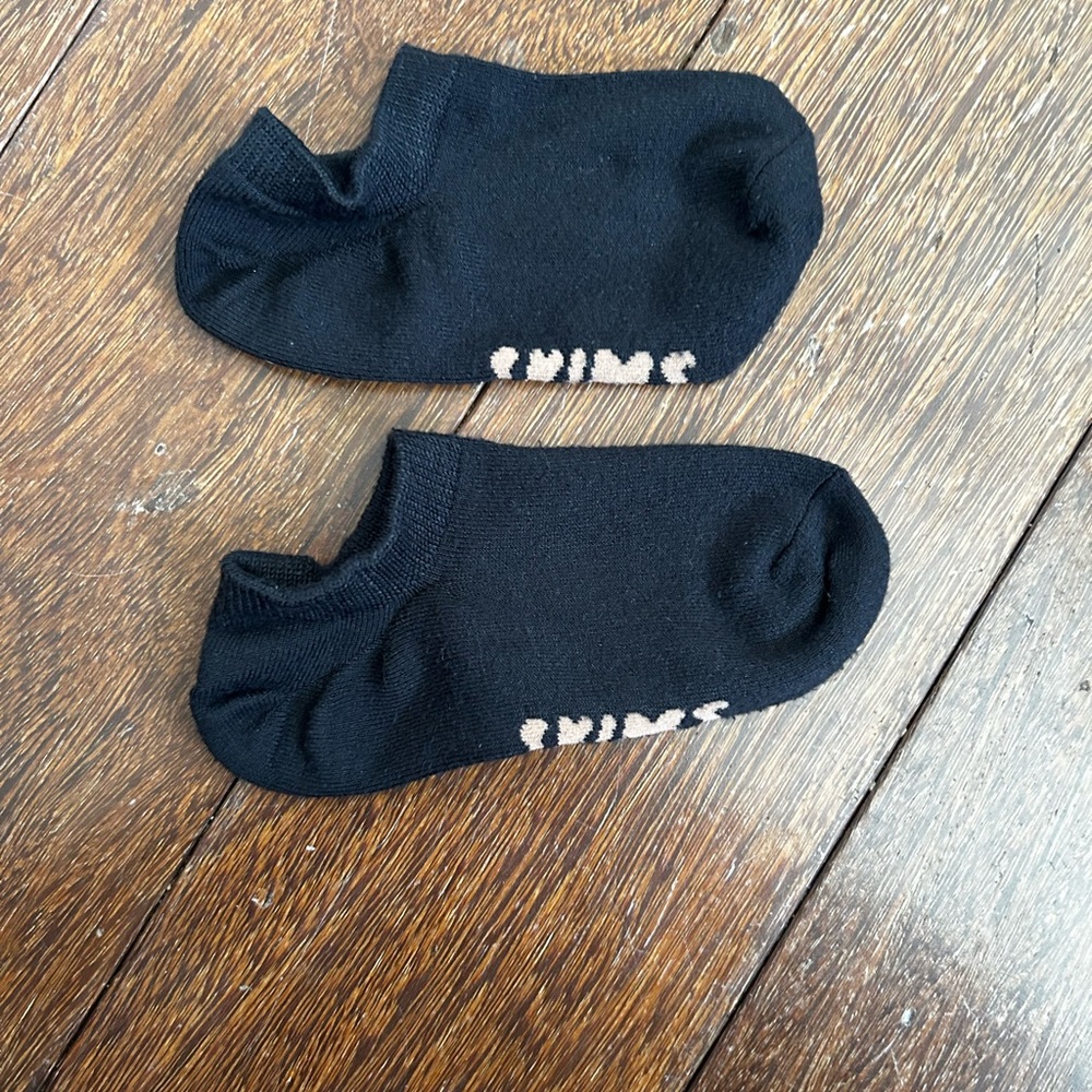 skims socks